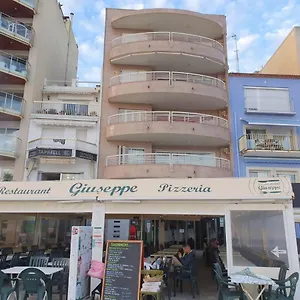 Service - Lindamar 1º 2ª Apartamento